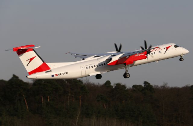 de Havilland Dash 8-400 (OE-LGN)
