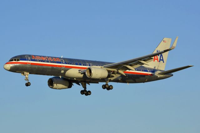 Boeing 757-200 (N604AA)