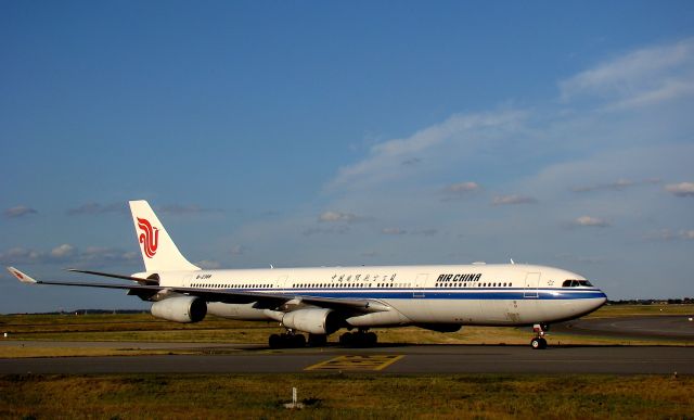 Airbus A340-300 (B-2388)