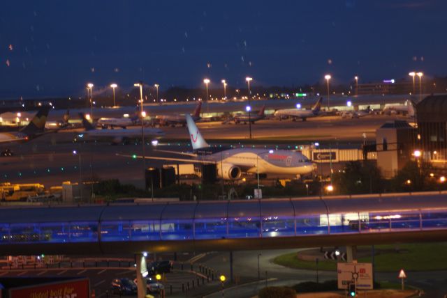 — — - Manchester Airport
