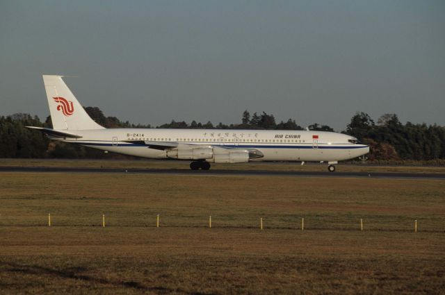 Boeing 707-300 (B-2414) - Departure at Narita Intl Airport Rwy16 on 1990/12/03