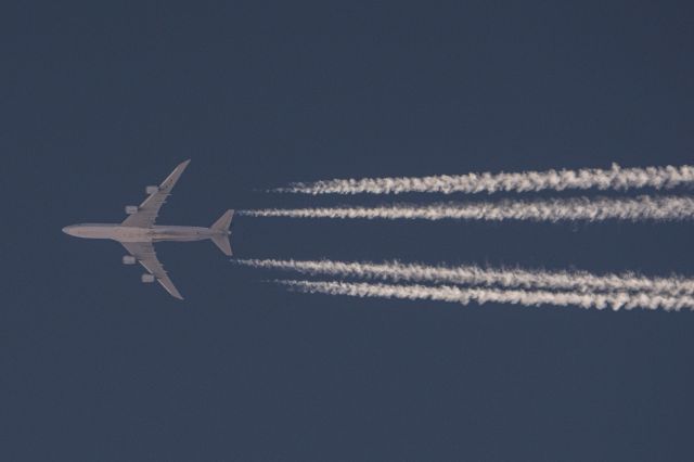 Boeing 747-400 (B-LJF) - Boeing 747-400 overflew Marana Airport, northbound, at 31,500 feet.