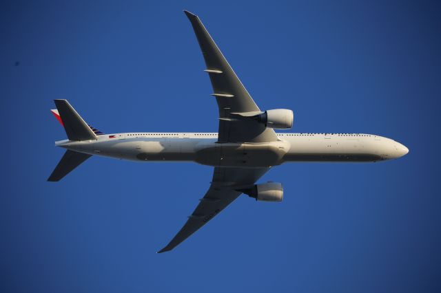 BOEING 777-300ER (RP-C7777)