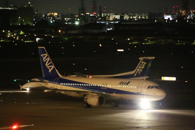 Airbus A320 (JA8388)