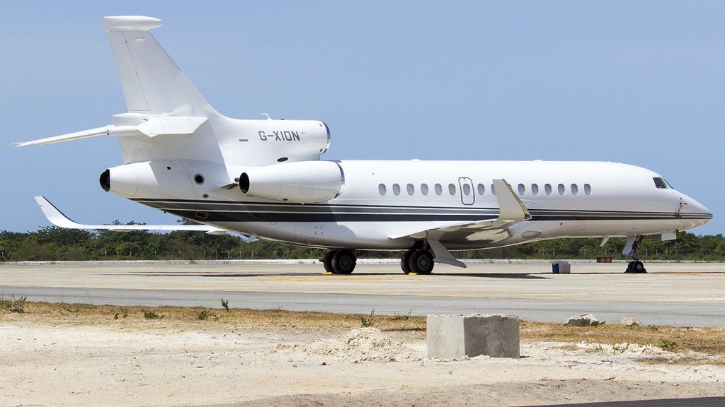 Dassault Falcon 8X (G-XION)