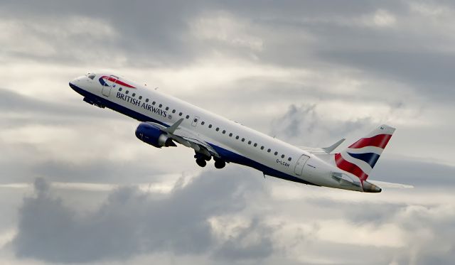 Embraer ERJ-190 (G-LCAH) - during takeoff from EDDL/DUS, 06.jun 2022