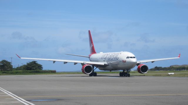 Airbus A330-200 (G-VLNM)