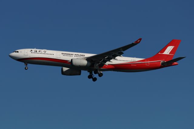 Airbus A330-200 (B-6097)