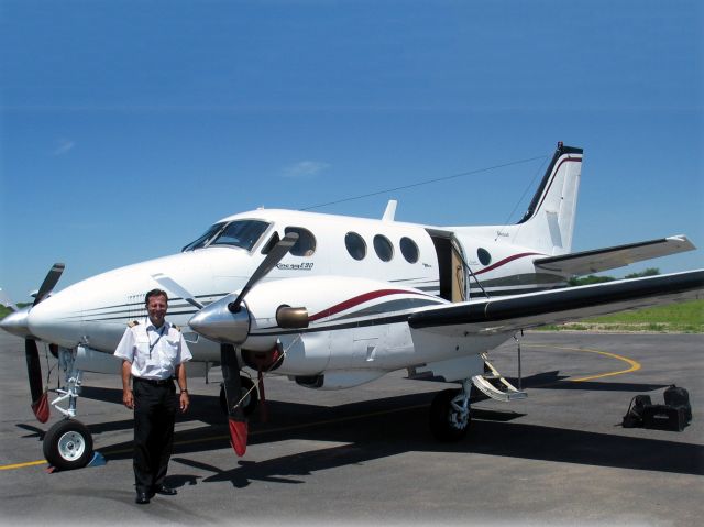 Beechcraft King Air 90 (ZS-OAE)