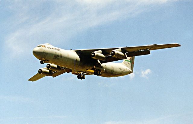 — — - Lockheed C-141 Starlifter