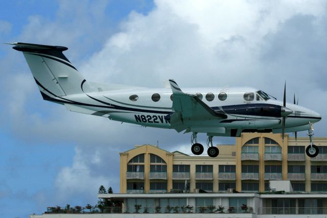 Beechcraft Super King Air 300 (N822VK)