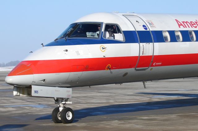 Embraer ERJ-145 (N905JH)