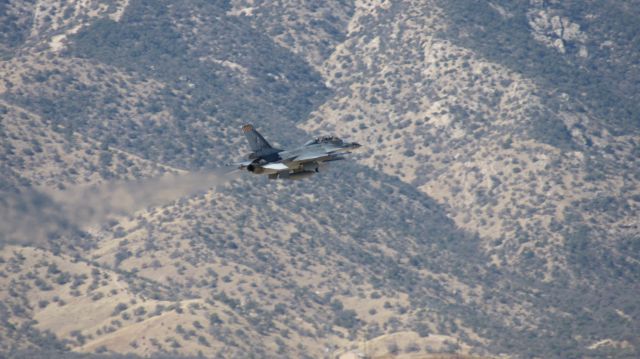 Lockheed F-16 Fighting Falcon —