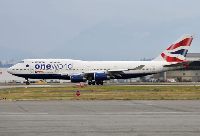 Boeing 747-400 (G-BNLI)