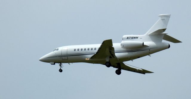 Dassault Falcon 900 (N718MM) - On short final is this 2007 Dassault Falcon 900EX EASy in the Spring of 2023.