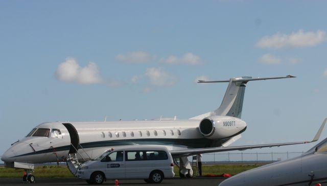 Embraer ERJ-135 (N909TT)