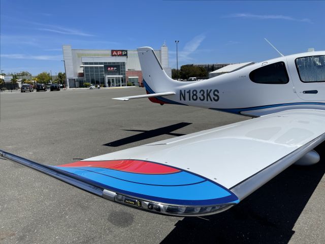 Cirrus SR22 Turbo (N183KS)