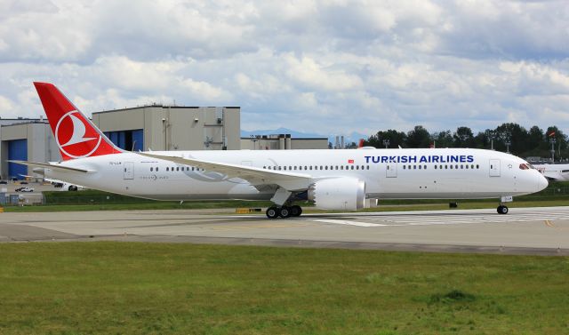 Boeing 787-8 (TC-LLM) - TC-LLM, a Turkish 787-9 Dreamliner, turning onto Runway 16R at Paine Field (PAE) to preform a rejected takeoff test.