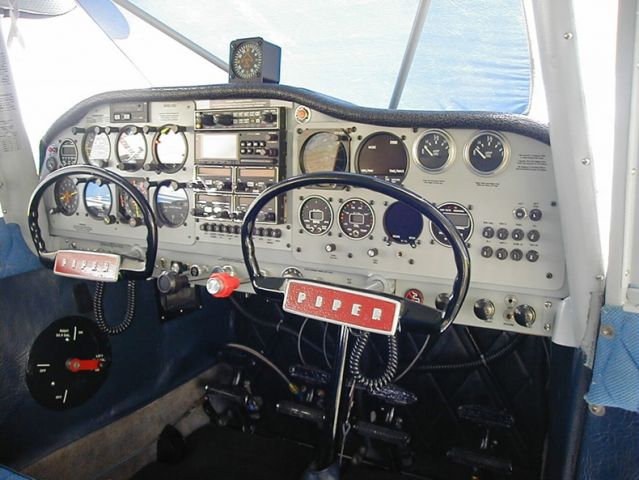 Piper PA-22 Tri-Pacer (N9019D) - Previous owner restoration