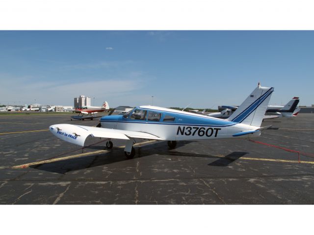 Piper Cherokee Arrow (N3760T)