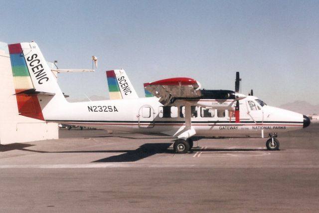 De Havilland Canada Twin Otter (N232SA) - Seen here in Oct-01.br /br /Exported to Costa Rica 13-Nov-07 as TI-BBR,br /then reregistered N821AR 27-Dec-08.