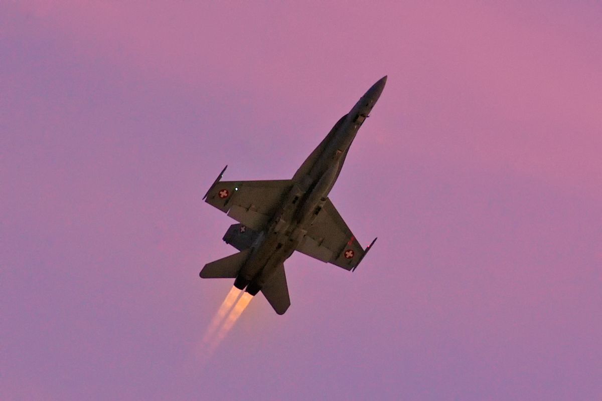 McDonnell Douglas FA-18 Hornet (J5019) - Takeoff in the last light of the day for an test flight