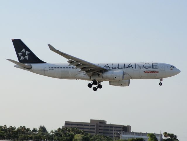 Airbus A330-200 (N280AV)