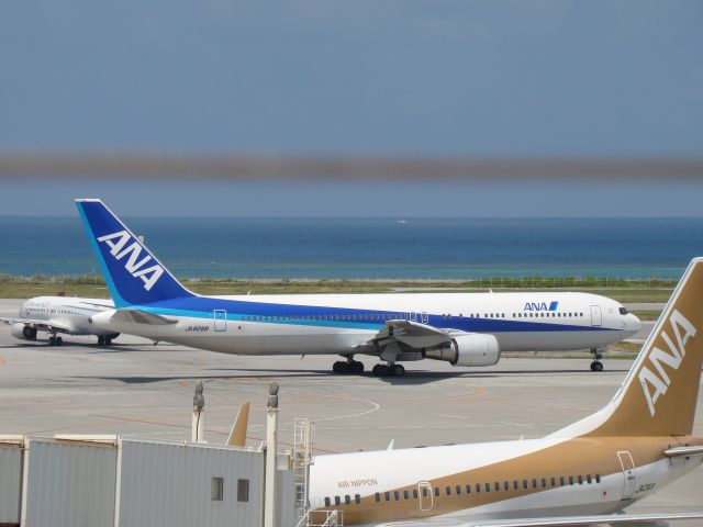 BOEING 767-300 (BON8288)