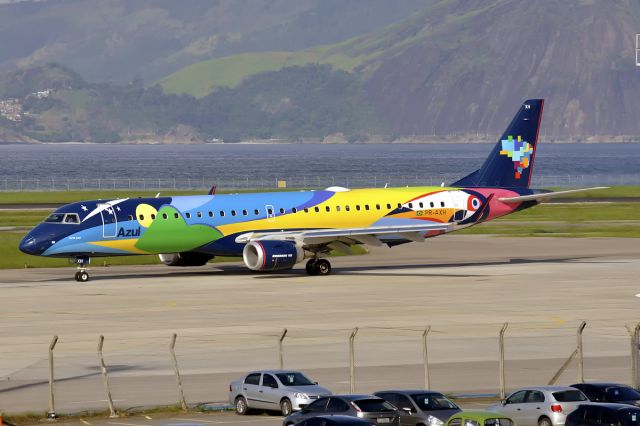 Embraer ERJ-190 (PR-AXH)