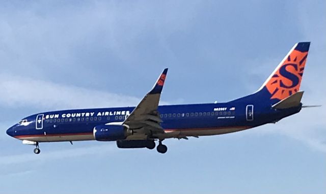 Boeing 737-800 (N829SY) - Runway 25 arrival! 2/19/23.