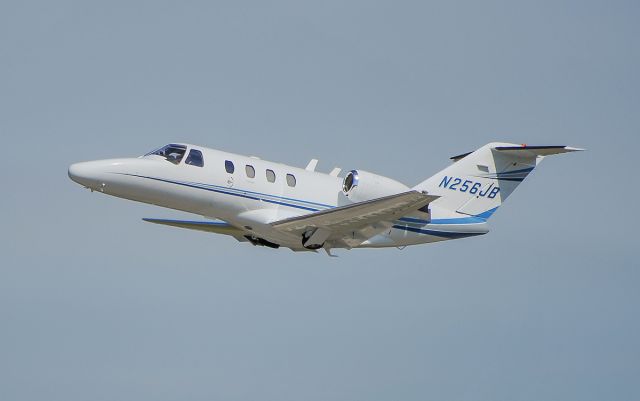 Cessna Citation CJ1 (N256JB) - Rwy 23 departure @KUGN.