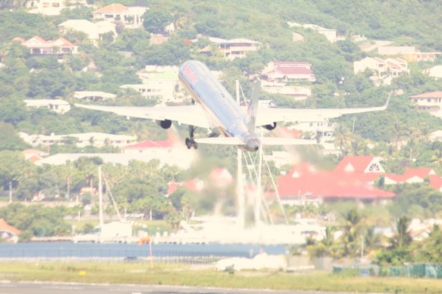 BOEING 767-300 (N641AA)