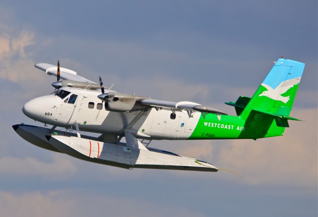 De Havilland Canada Twin Otter (C-FGQH) - LEAVING VANCOUVER HARBOUR,31 MARCH 2010