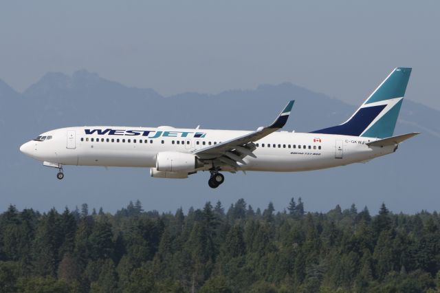 Boeing 737-800 (C-GKWJ) - August 2, 2009 - landed at Vancouver Int’l Airport 