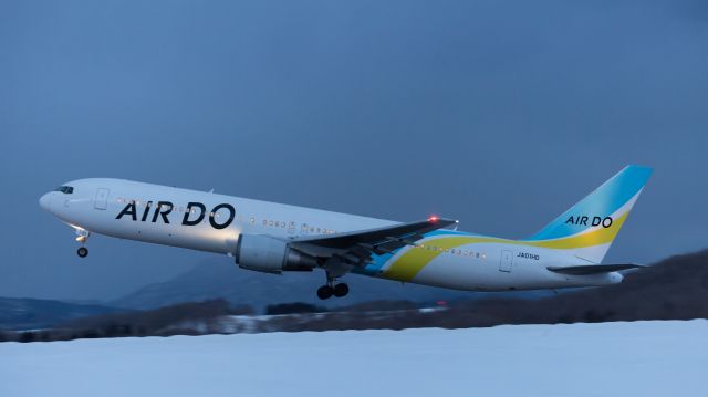 BOEING 767-300 (JA01HD) - Hokkaido International Airlines / Boeing 767-33A/ERbr /Jan.24.2016 Hakodate Airport [HKD/RJCH] JAPAN