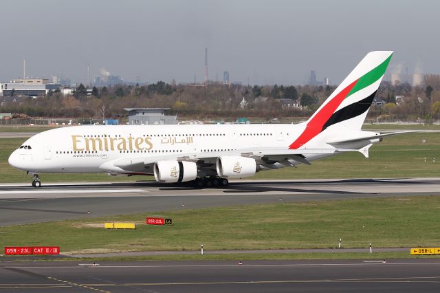 Airbus A380-800 (A6-EEI)