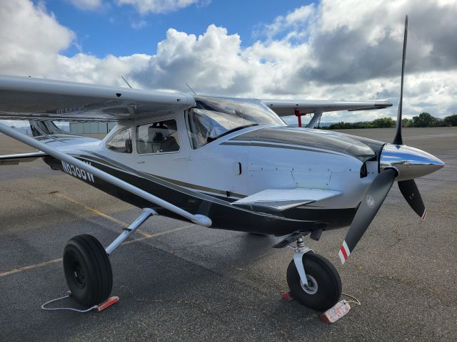 Cessna Skylane (N658BW)