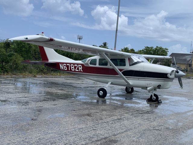 Cessna Centurion (N6782R)