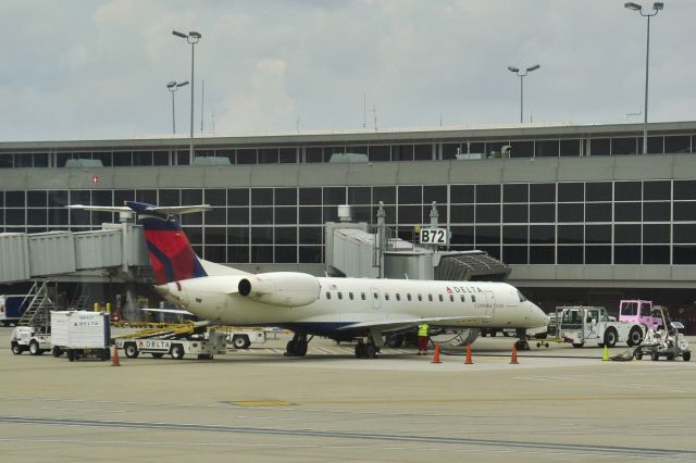 Embraer ERJ-145 (N566RP) - Delta Connection Embraer ERJ-145LR N566RP in Washington Dulles 