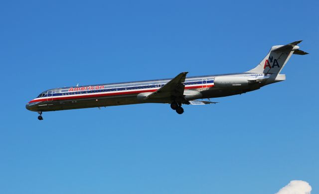 McDonnell Douglas MD-82 (N482AA) - Arriving in Norfolk as American 294 from Dallas/Fort Worth.