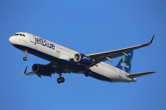 Airbus A321 (N993JE)