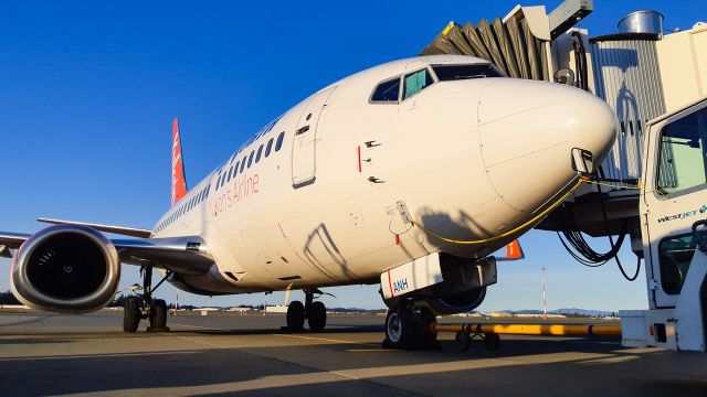 Boeing 737-500 (C-GANH) - Almost ready to head back to Vancouver and Whitehorse as 4N578.