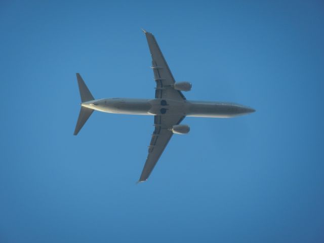 Boeing 737-900 (N75429) - N75429, A United Airlines Boeing 737-900, Flies Overhead As She Approaches Dulles Int Airport