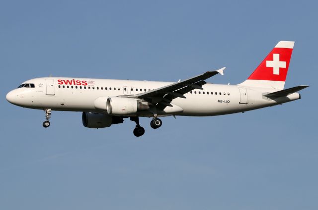 Airbus A320 (HB-IJQ)