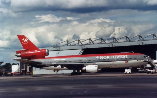 McDonnell Douglas DC-10 (N153US)