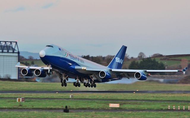 Boeing 747-400 (4KSW888) - silkway italia b747-4f 4k-sw888 dep shannon for milan 28/1/17.