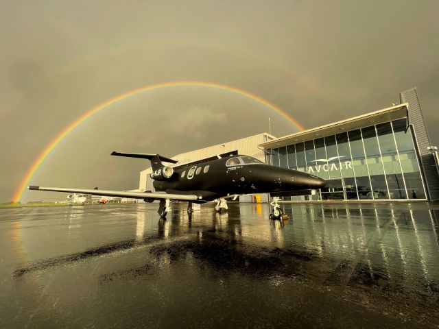 Embraer Phenom 100 (VH-NJR)