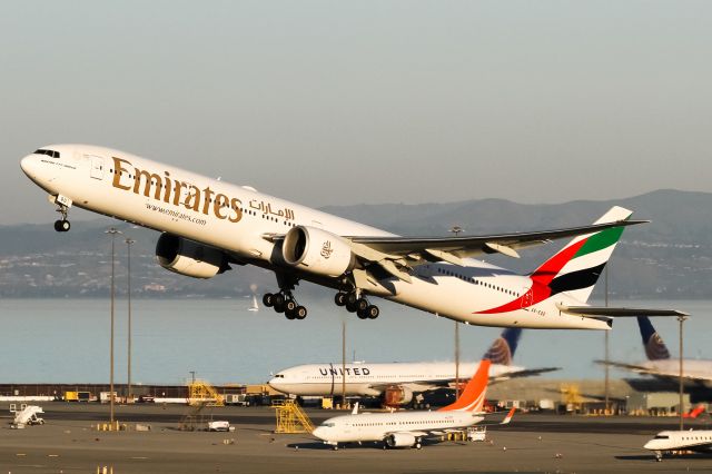BOEING 777-300ER (A6-EQD)