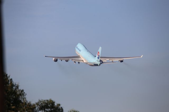 Boeing 747-400 (HL7603)