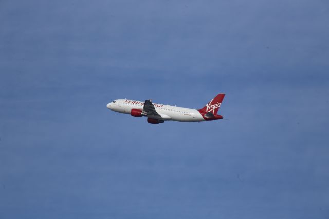 Airbus A320 (N641VA)